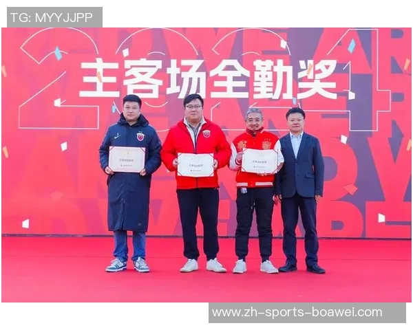 上海海港队昨晚重新集结开启为期三周的海外冬训拉练新征程